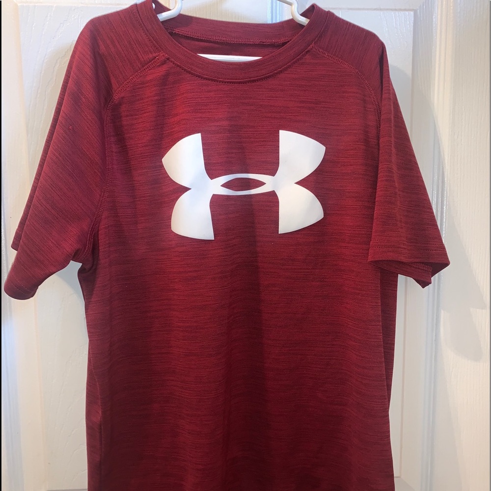 BOYS UNDER ARMOUR SHIRT
